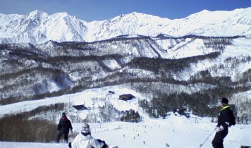初すべり2017~2018夜発日帰り【HAKUBA VALLEY栂池高原】のスキー・スノボツアー