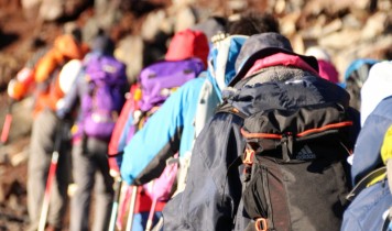 人気!!【吉田ルート・富士登山ツアー】フリー登山~八合目宿プラン