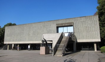 国立西洋美術館と東京スカイツリー