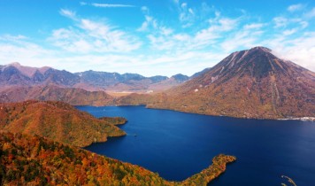 紅葉奏でる世界遺産日光東照宮と華厳の滝